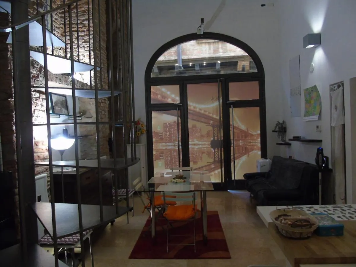 Loft In Pieno Centro Storico Da Michelle Apartment Ferrara