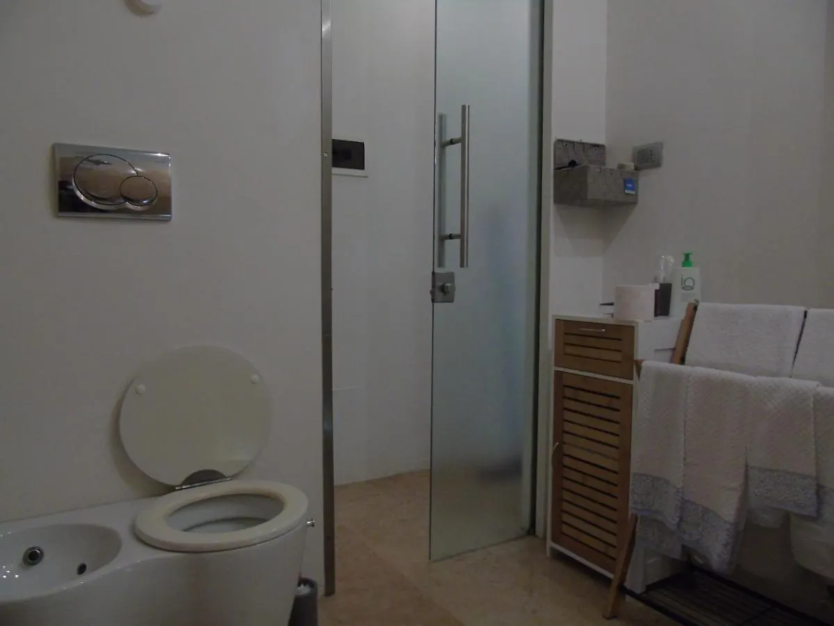 Loft In Pieno Centro Storico Da Michelle Apartment Ferrara Italy