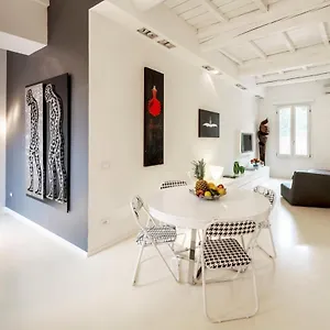 Charming Flat In Centro A Con Posto Auto Ferrara